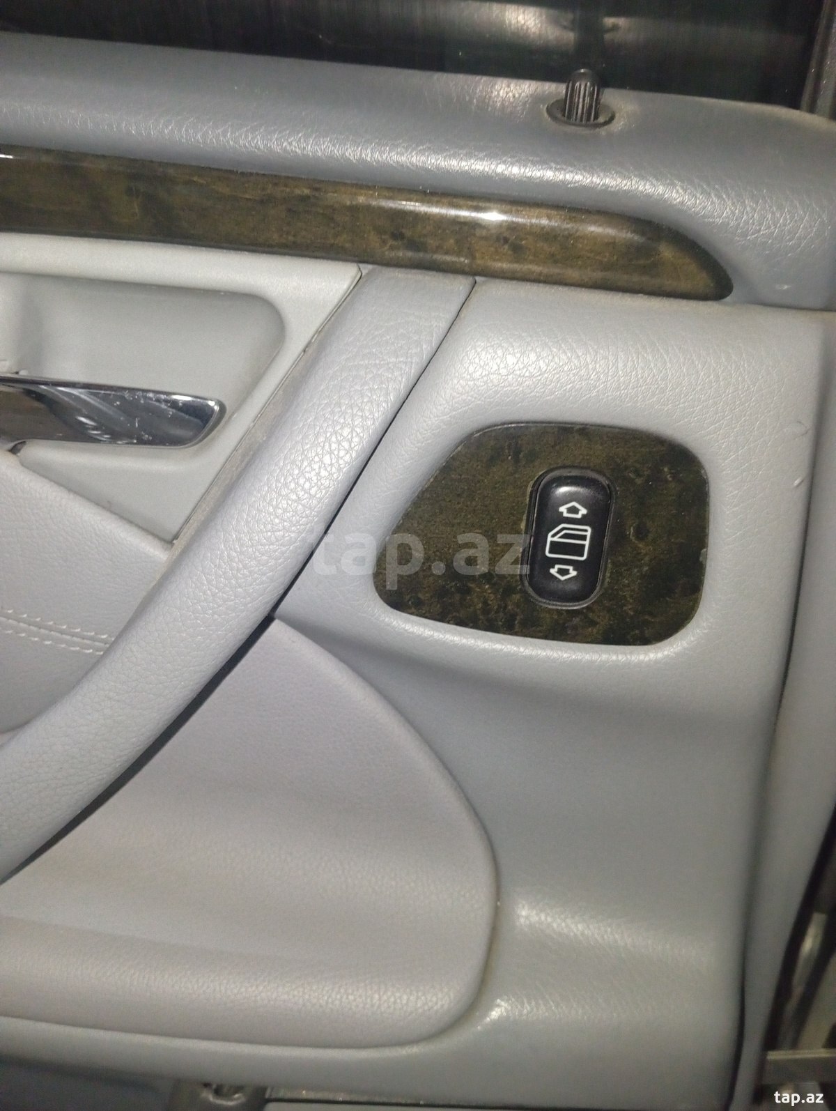 Mercedes E 280, 1998 il (11)