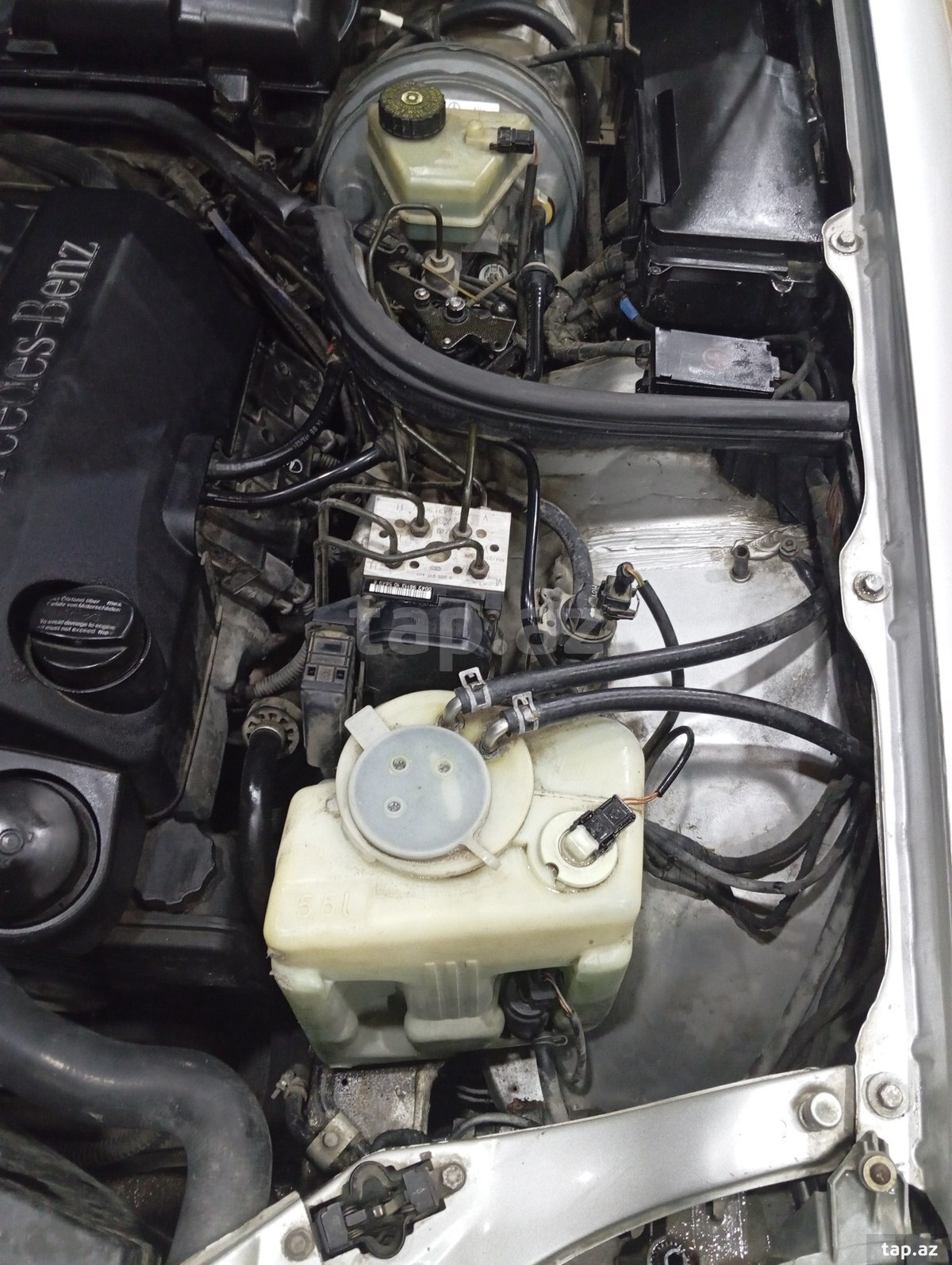 Mercedes E 280, 1998 il (12)