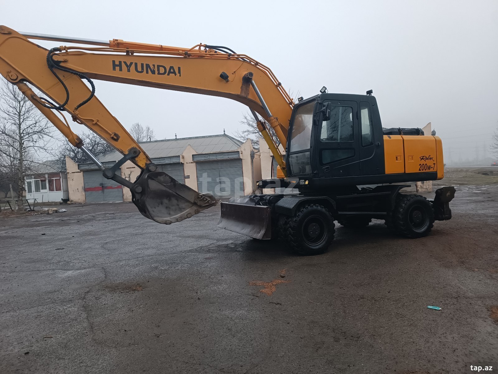 Ekskavator Hyundai, 2008 il (2)