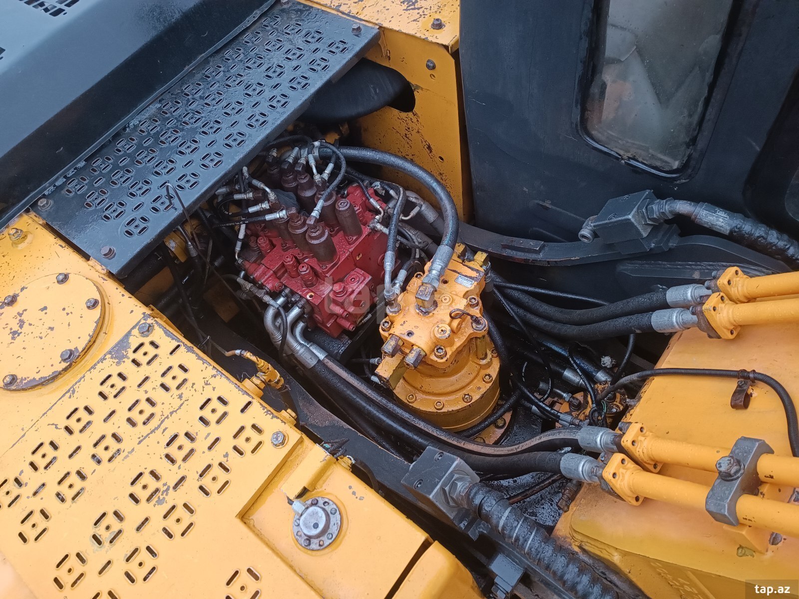 Ekskavator Hyundai, 2008 il (9)