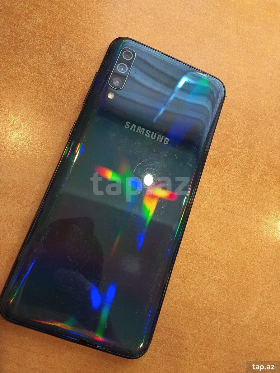 Samsung Galaxy A70 Blue 128GB/6GB (2)