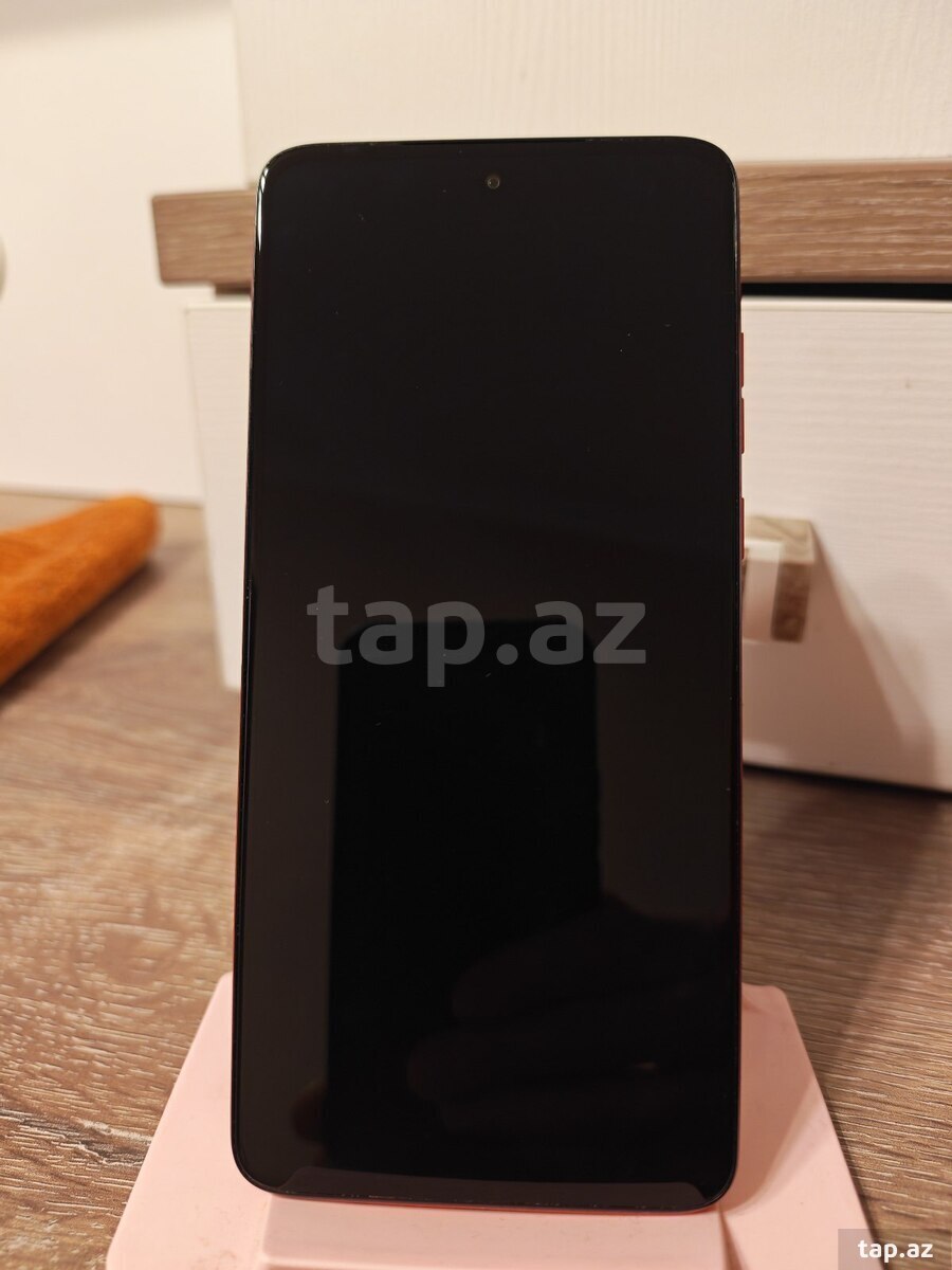 Motorola Moto G84 Viva Magenta 256GB/12GB (7)