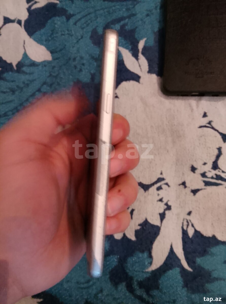 Samsung Galaxy A3 (2016) Gold 16GB/1.5GB (4)