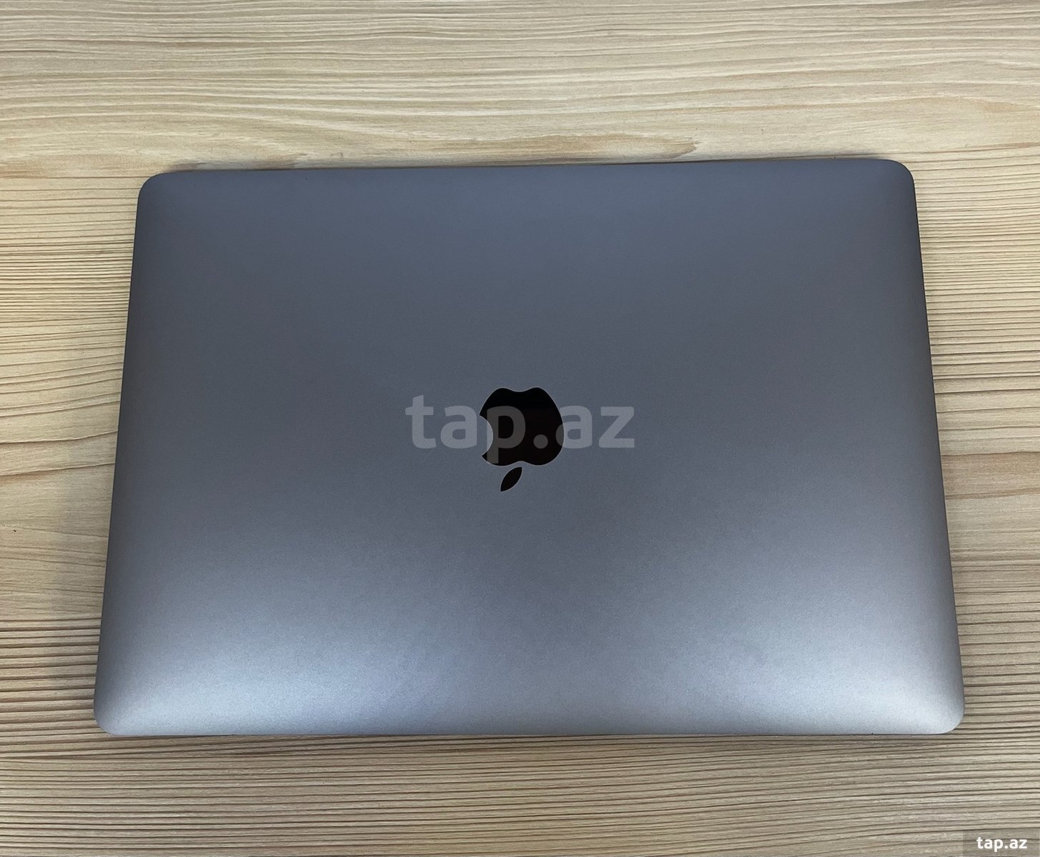 Apple MacBook Air 13-inch (2019) (2)
