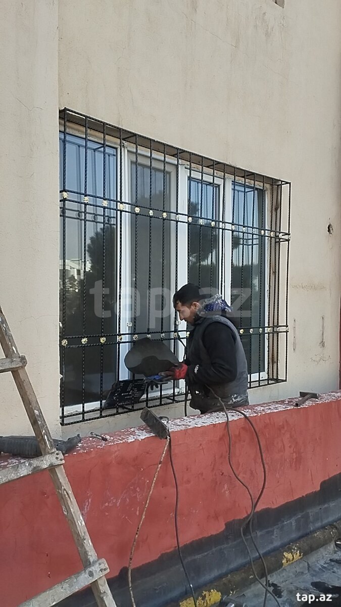 Dəmir barmaqlıqlar və məhəccərlər (40)