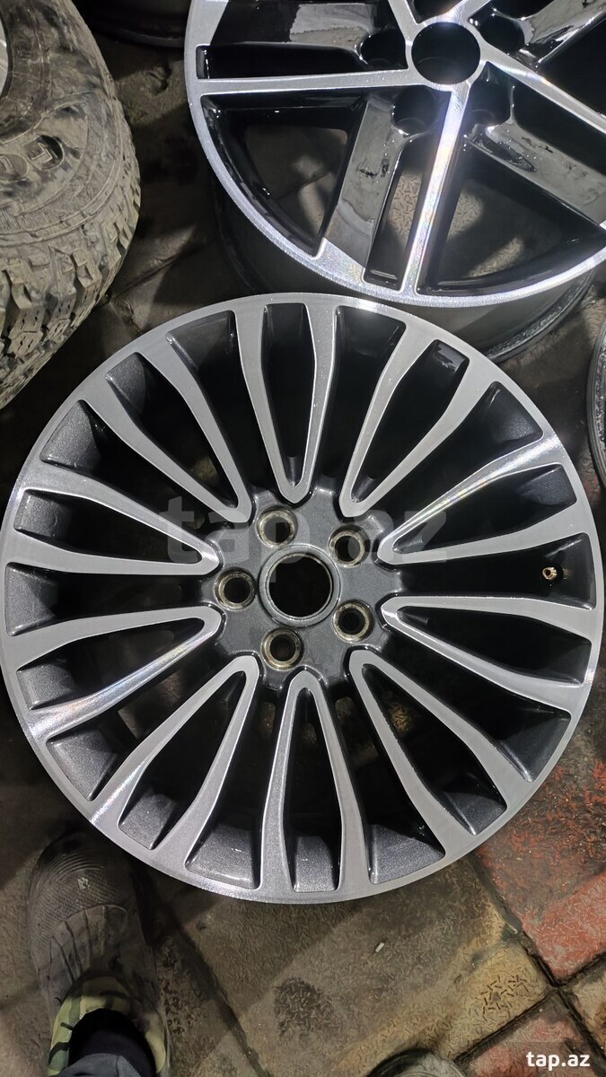 Ford Fusion diskləri R18 (7)