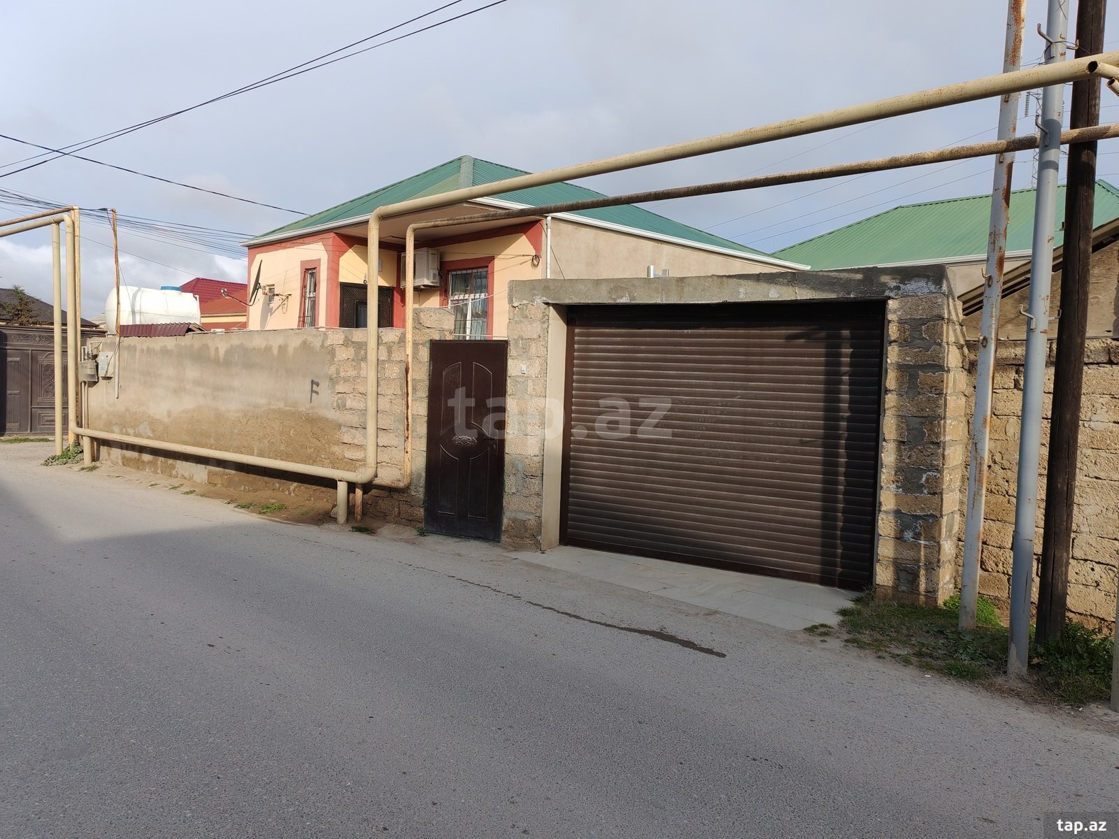 Həyət evi, Binə qəs.