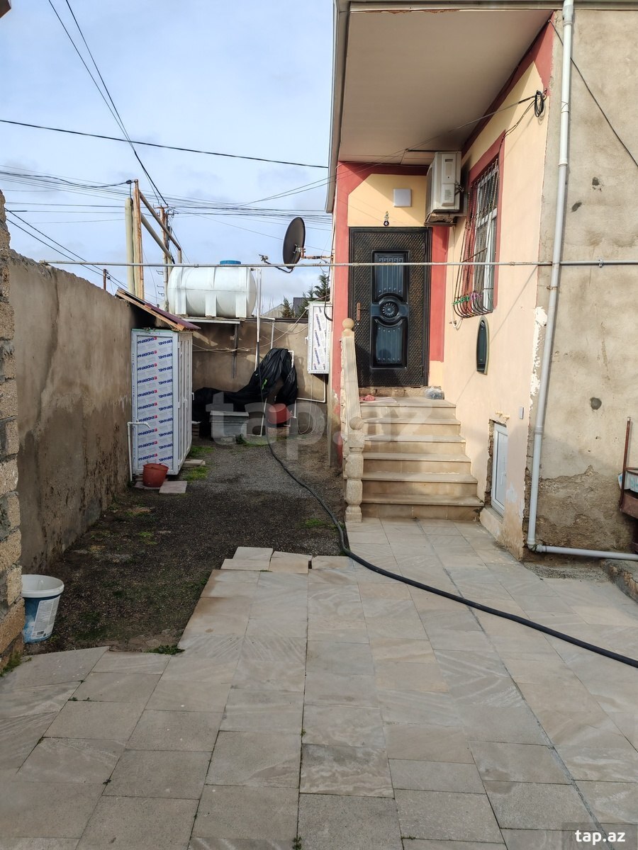 Həyət evi, Binə qəs. (2)