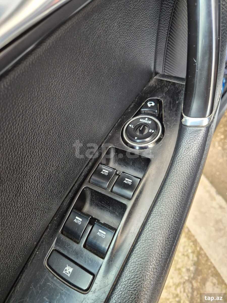 Hyundai i40, 2012 il (17)