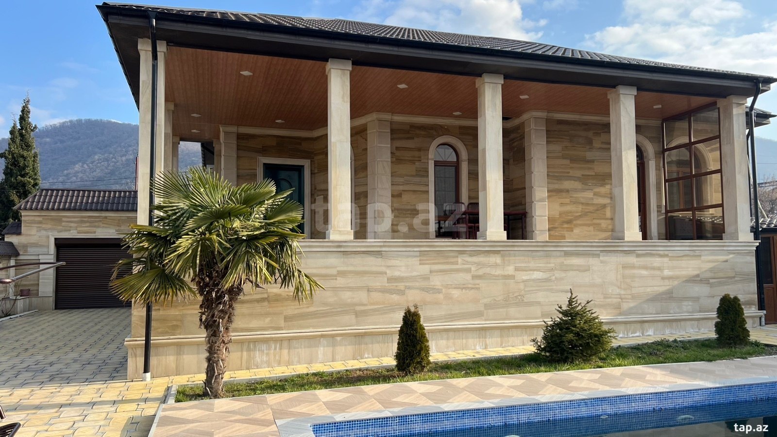 Villa, Qax r.