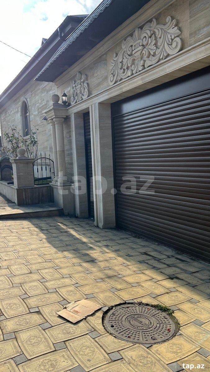 Villa, Qax r.