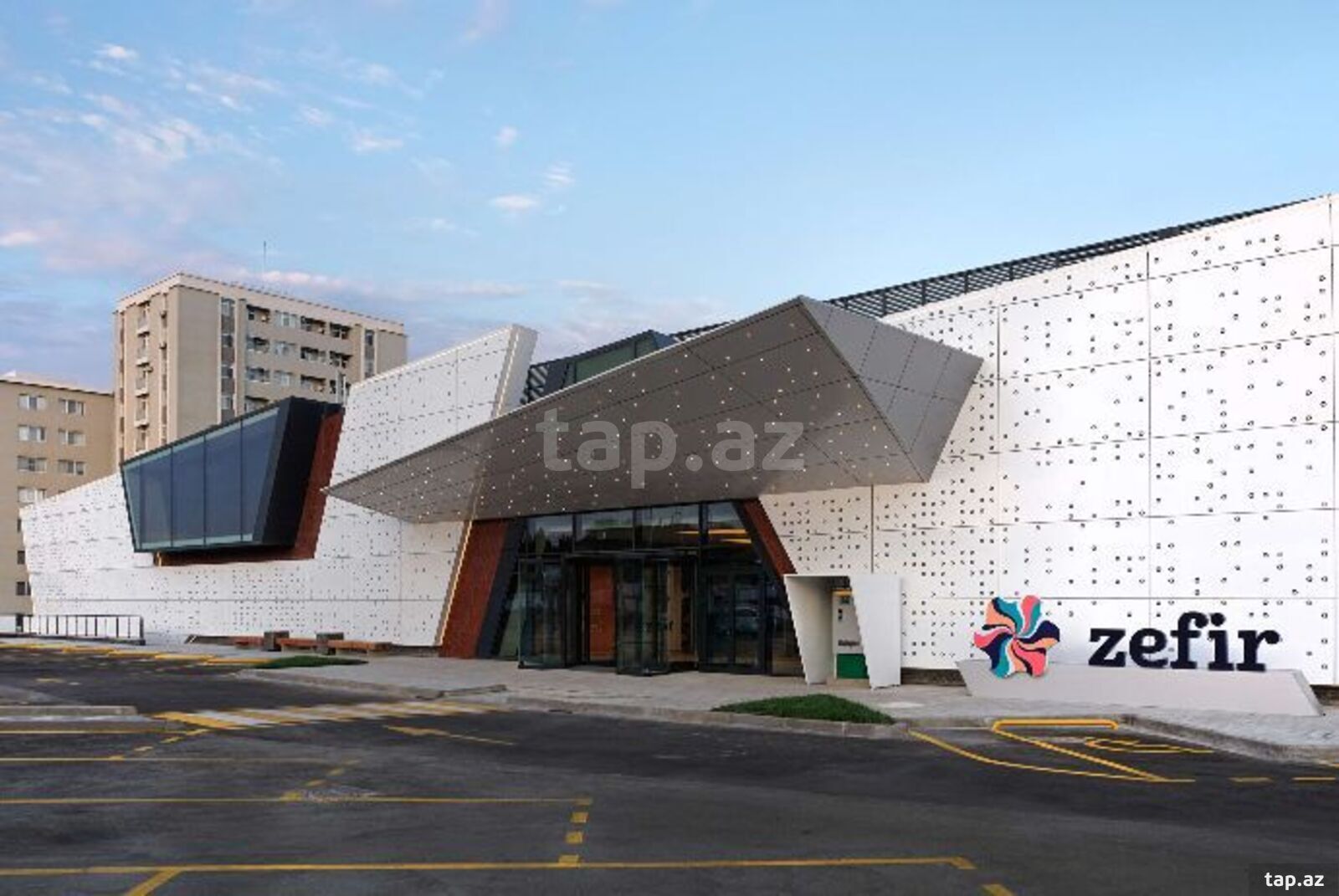 4-otaqlı yeni tikili, Müstəqillik küç., 117 m² (2)