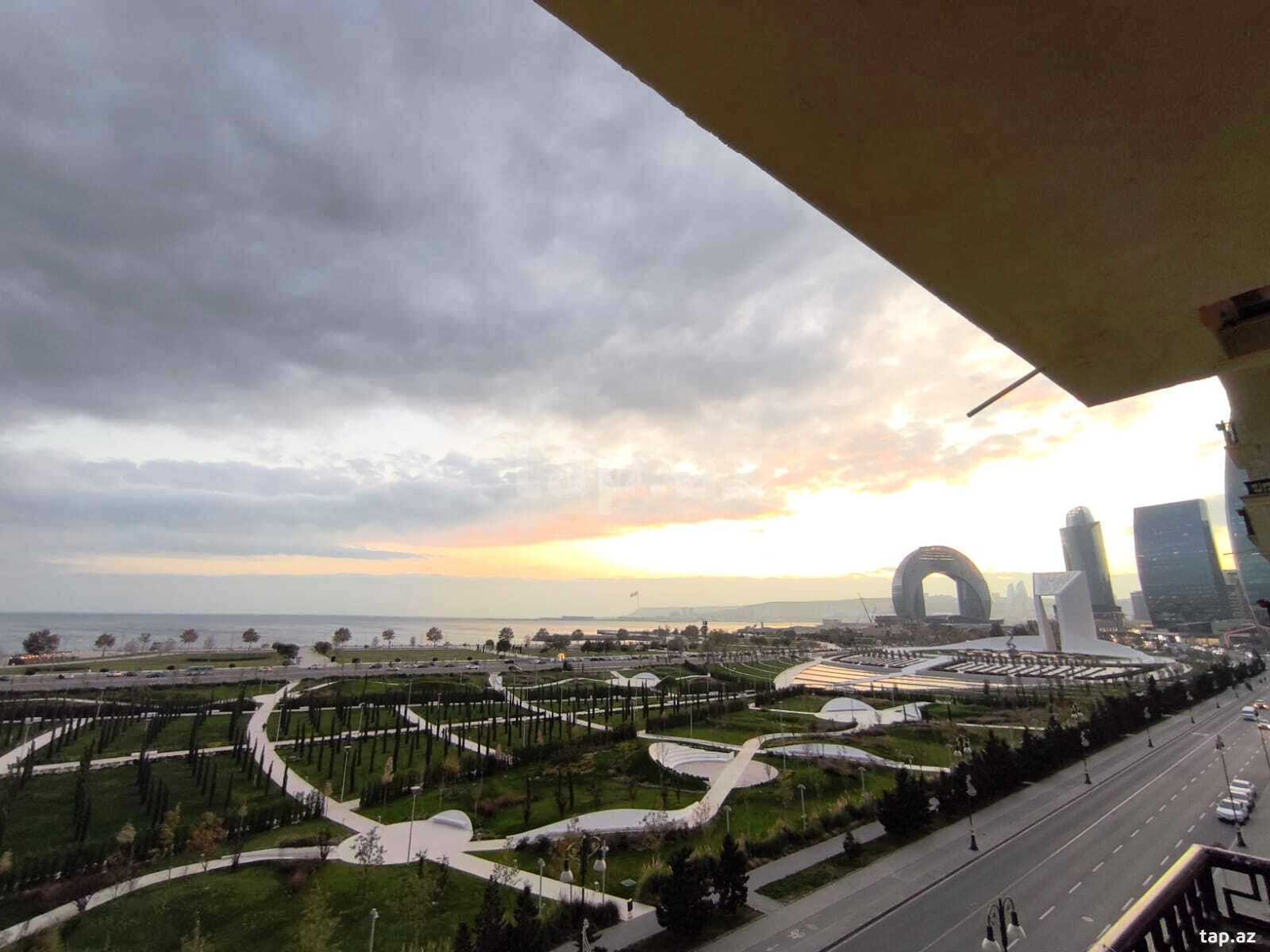 4-otaqlı mənzil, 8 Noyabr pr., 78 m²