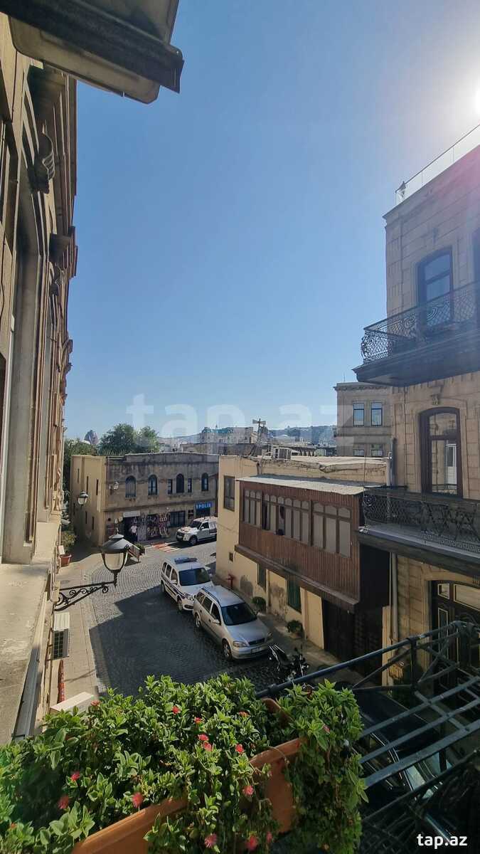 2-otaqlı mənzil kirayə verilir, İçəri şəhər m., 75 m² (5)