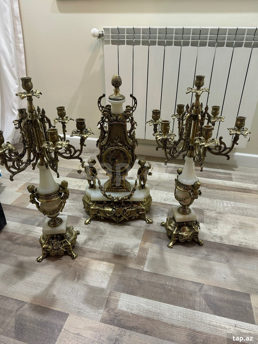 Şamdan, saat dəsti