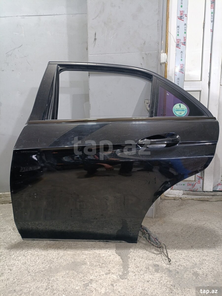 Mercedes W212 sol arxa qapısı