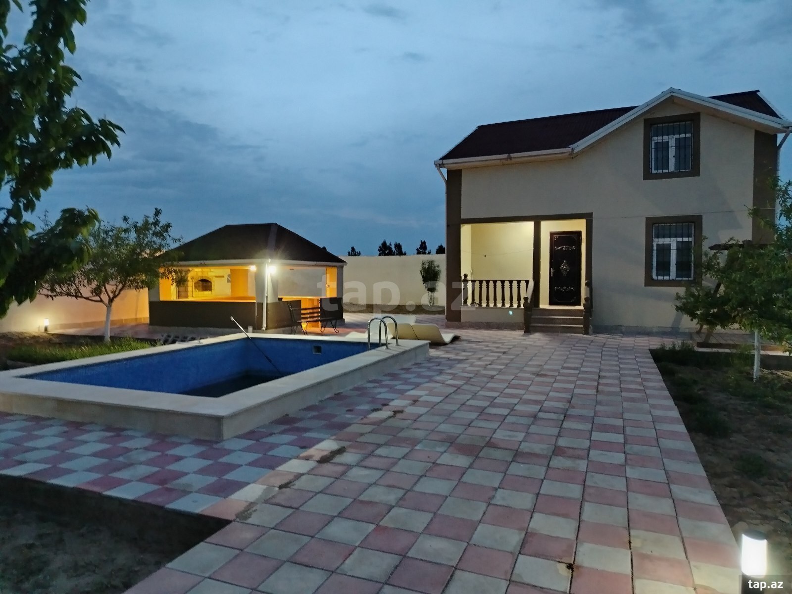 Bağ evi kirayə verilir, Qala qəs.