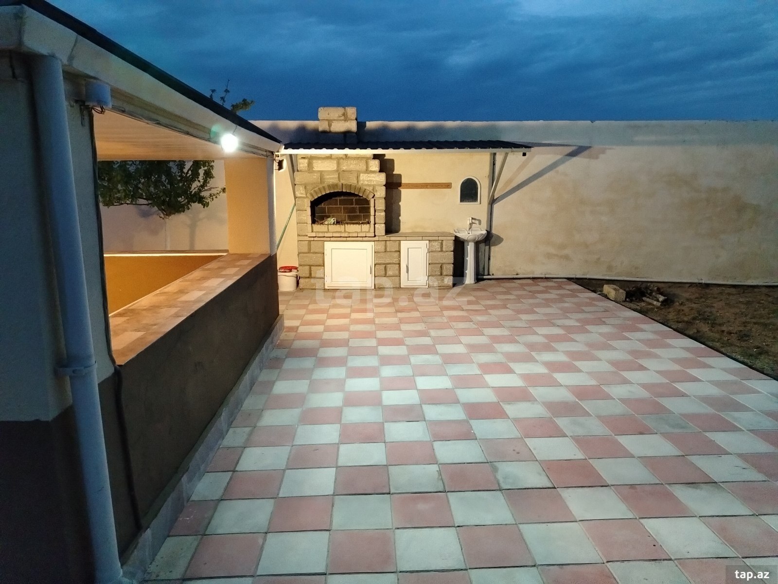 Bağ evi kirayə verilir, Qala qəs. (3)
