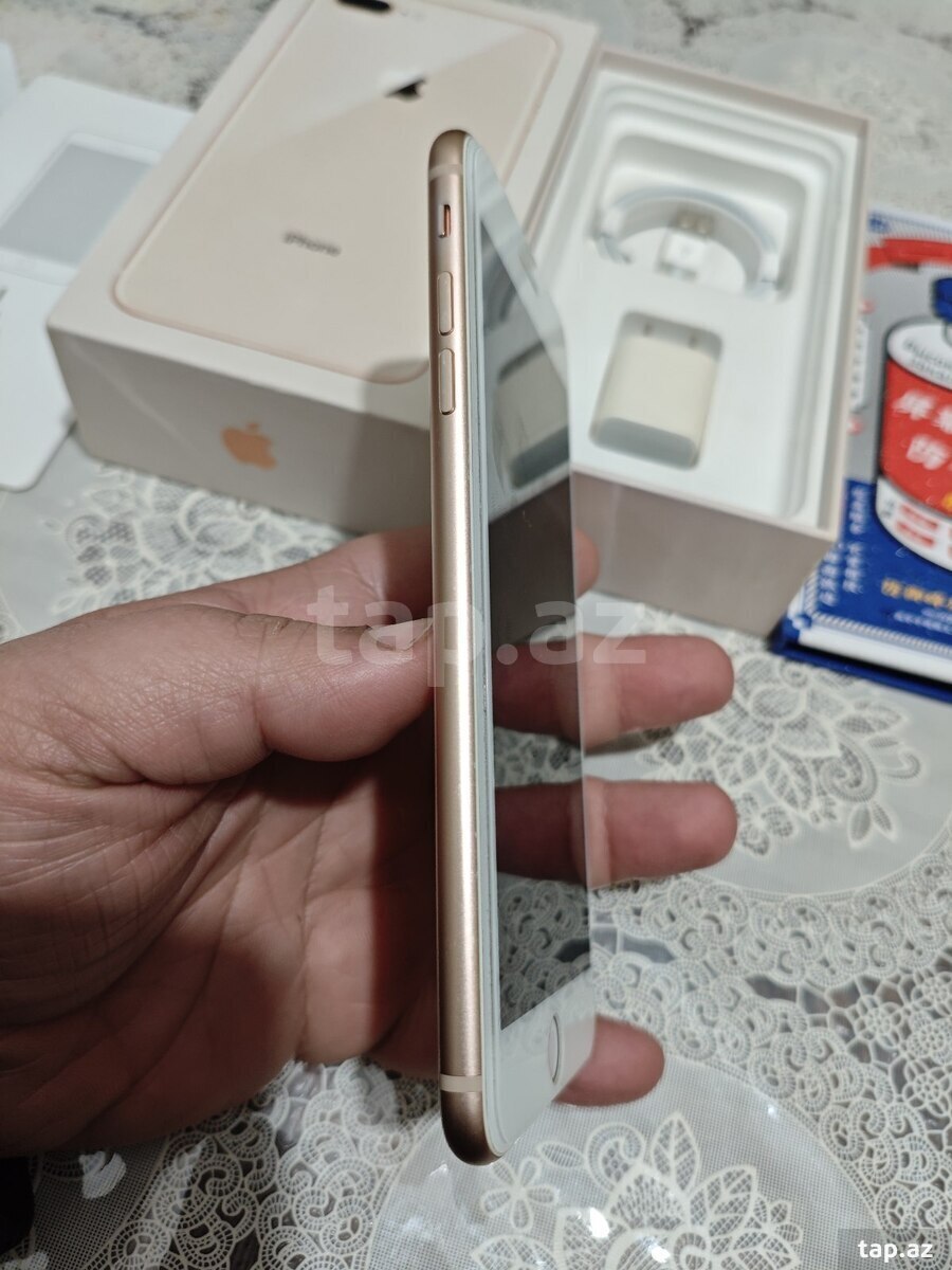 Apple iPhone 8 Plus Gold 64GB (4)