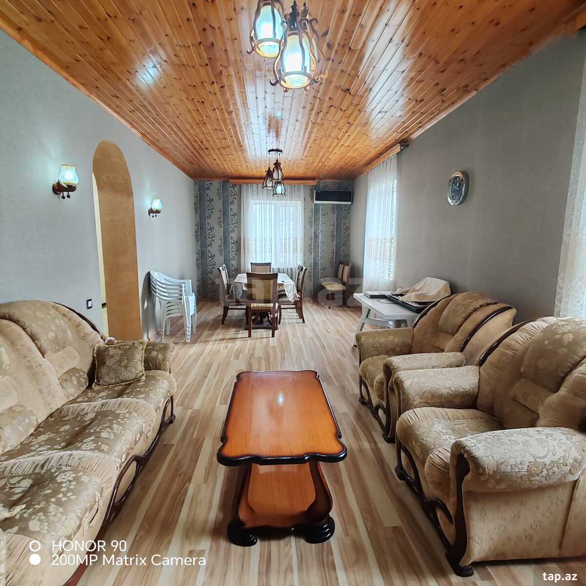 Həyət evi, Buzovna qəs. (12)