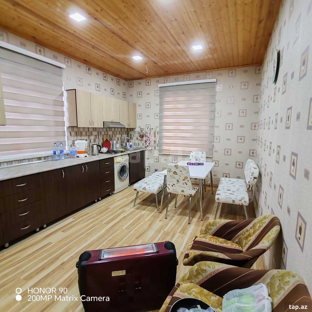 Həyət evi, Buzovna qəs. (25)