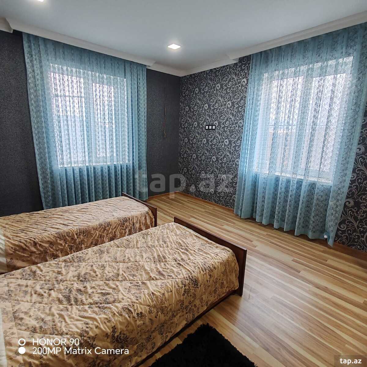 Həyət evi, Buzovna qəs. (14)