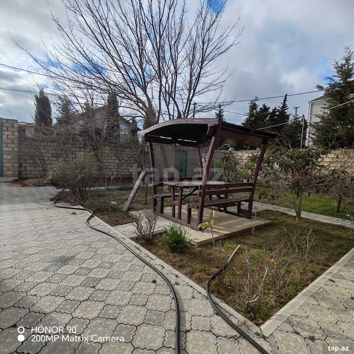 Həyət evi, Buzovna qəs. (10)