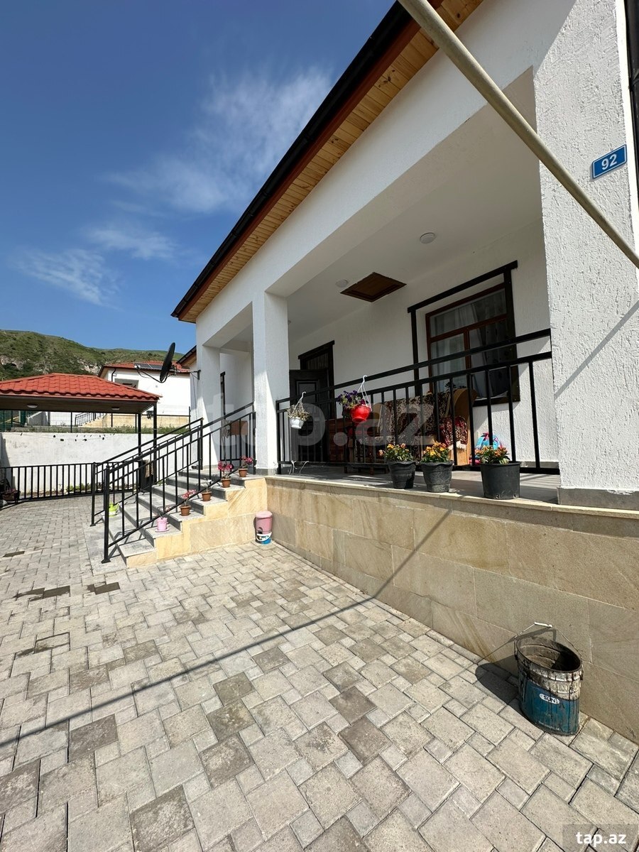 Həyət evi kirayə verilir, Laçın r. (12)