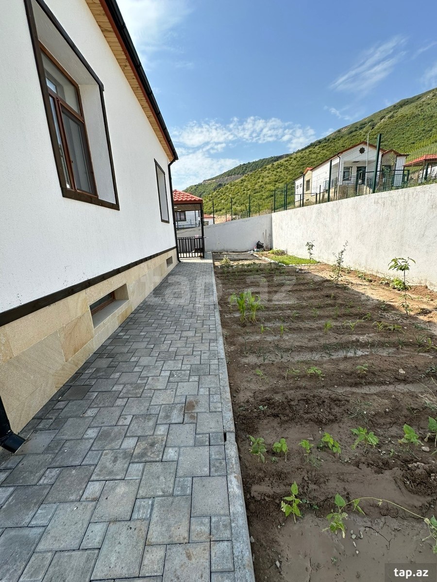 Həyət evi kirayə verilir, Laçın r. (11)