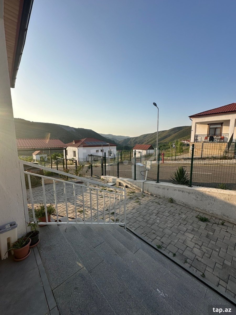 Həyət evi kirayə verilir, Laçın r. (15)