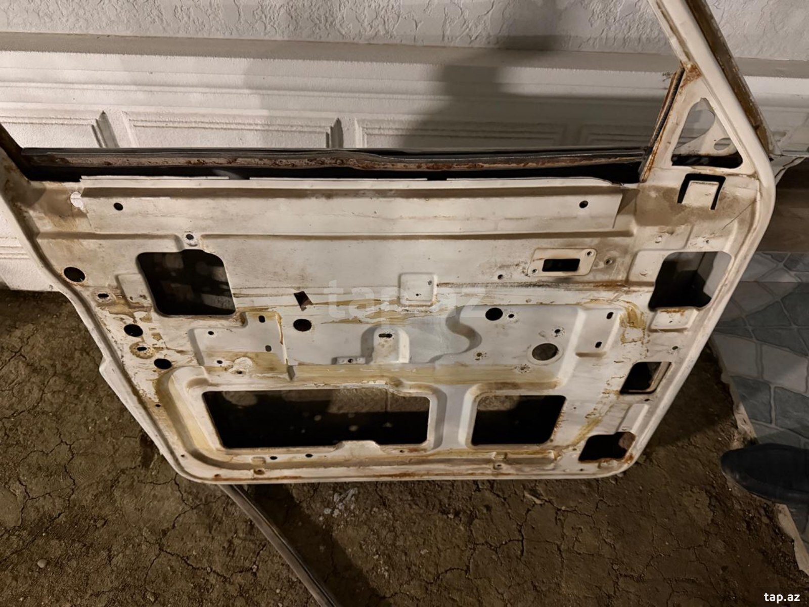 GAZ 24 qapısı (2)