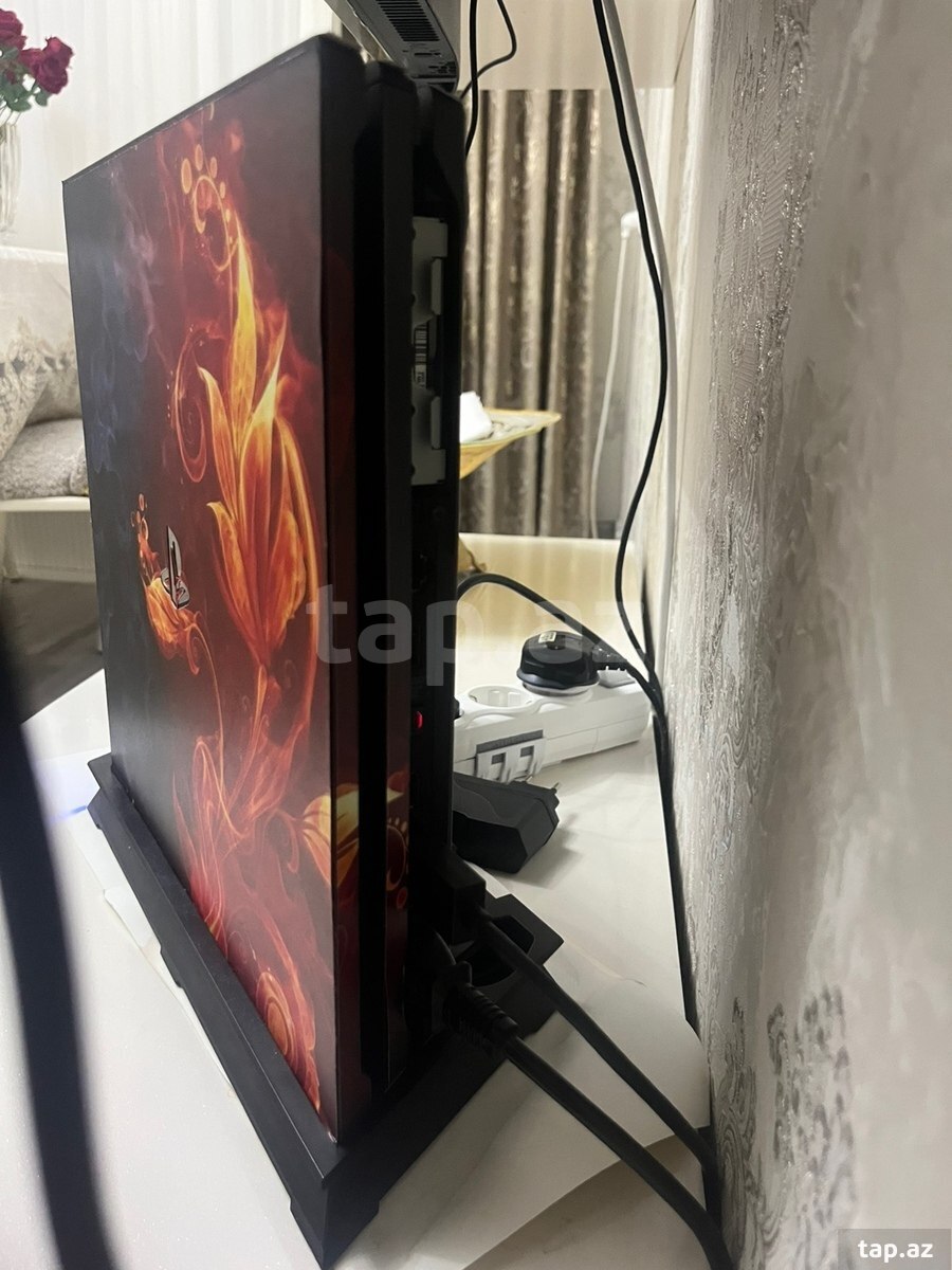 PlayStation 4 Pro, 1TB (3)