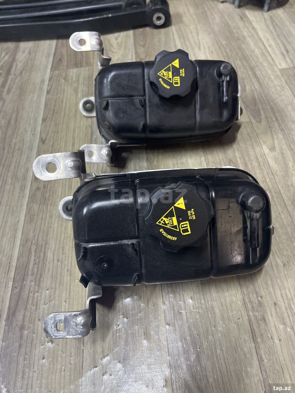 Jeep Wrangler antifriz çəni