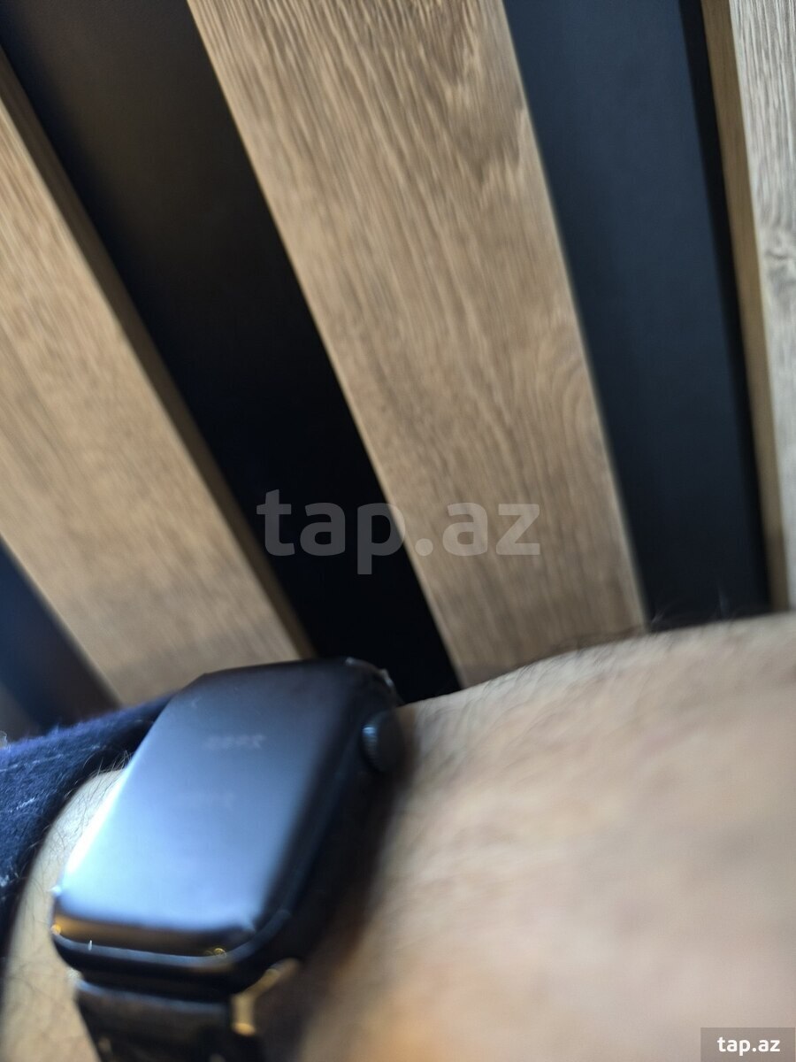 Apple Watch Series 9 Aluminum Midnight 45mm (2)