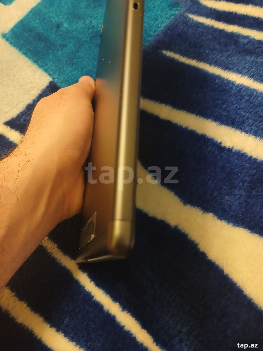 Lenovo M10 Plus 32GB  (3)
