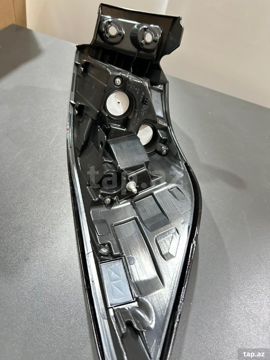 Toyota Corolla cross arxa stop işığı (4)