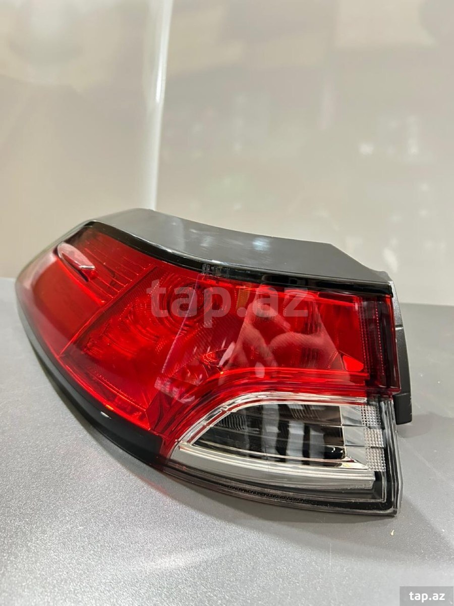 Toyota Corolla cross arxa stop işığı (2)