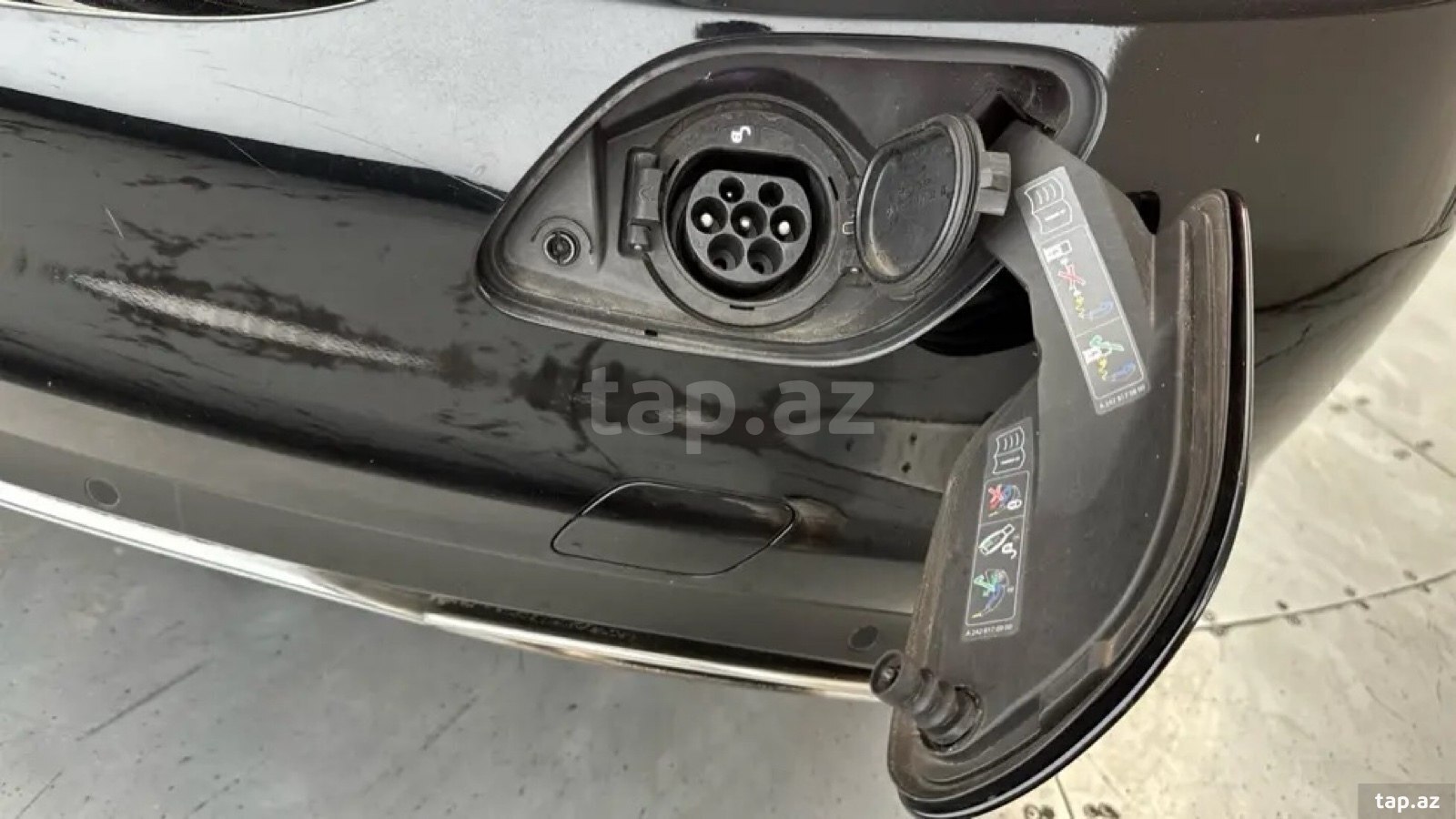 Mercedes W213, W205 Plagen şarj qapağı mühərriki