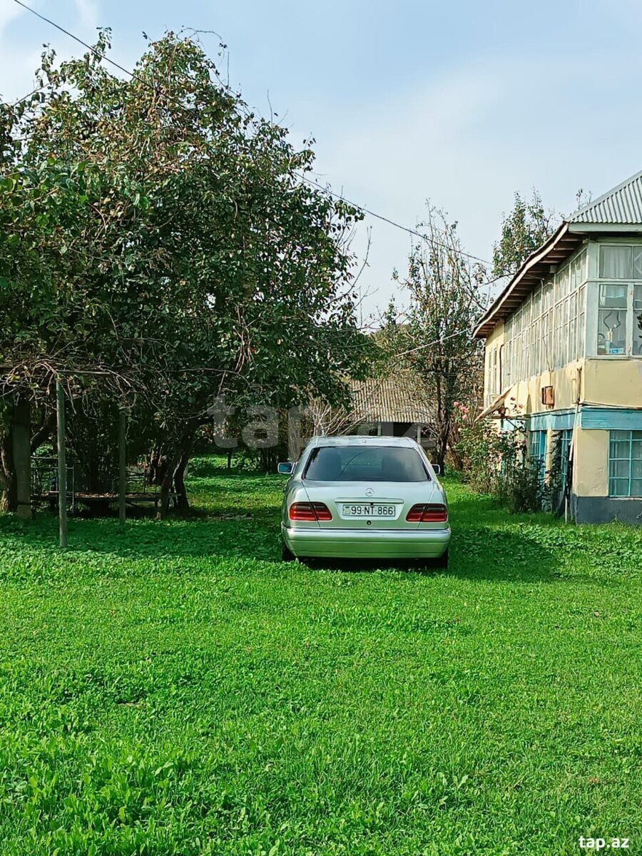 Mercedes E 240, 1998 il (4)