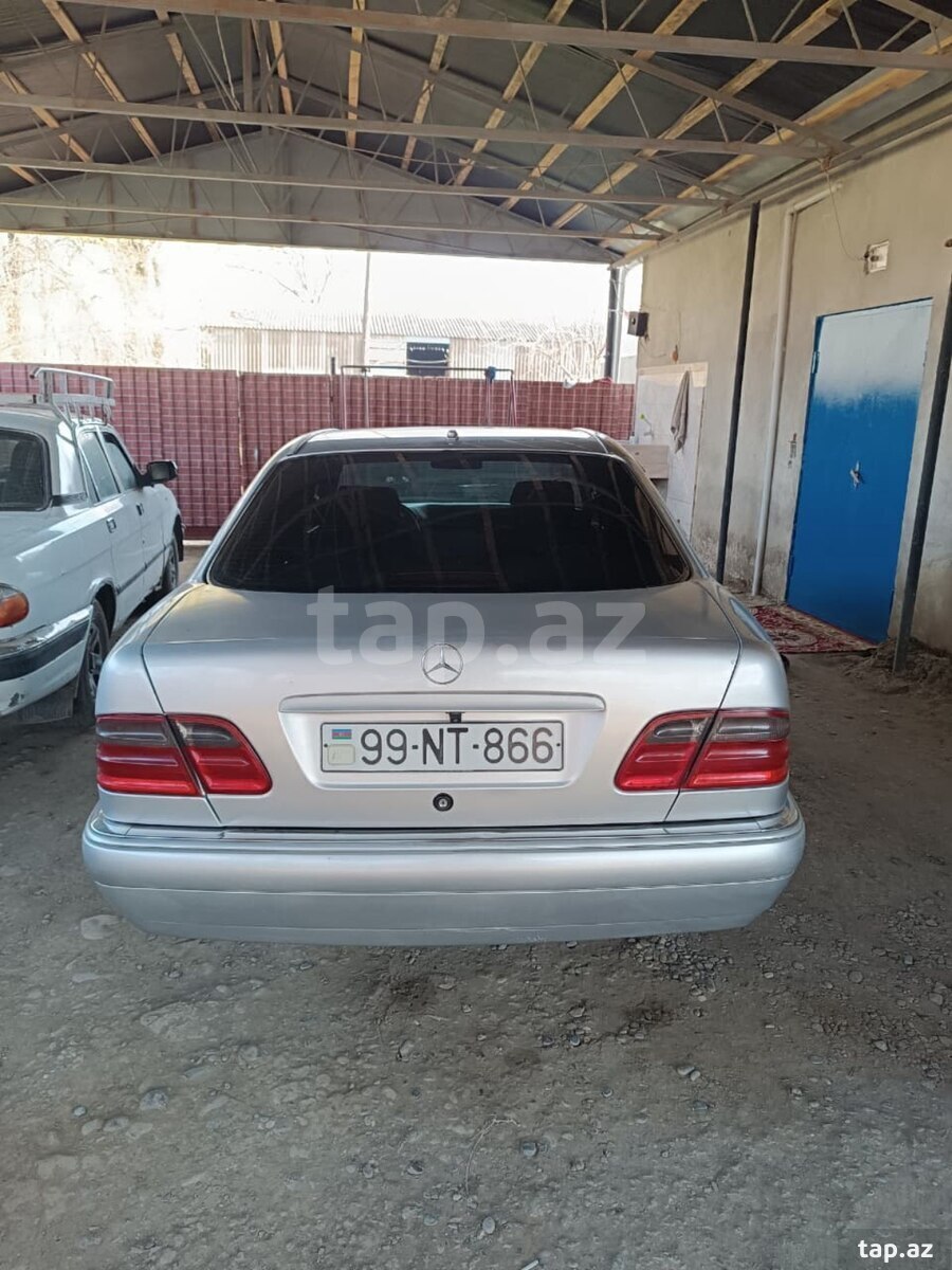 Mercedes E 240, 1998 il (5)
