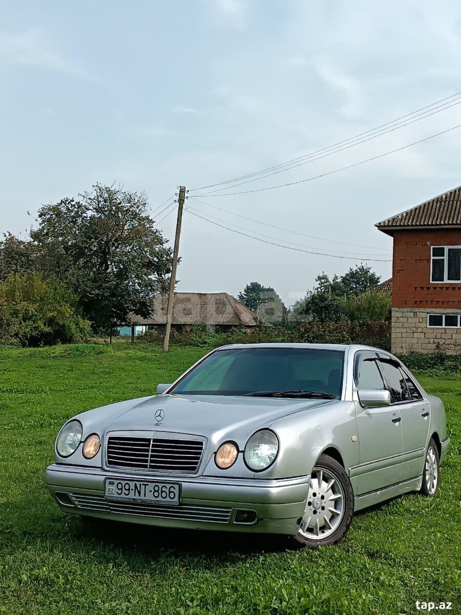 Mercedes E 240, 1998 il (10)
