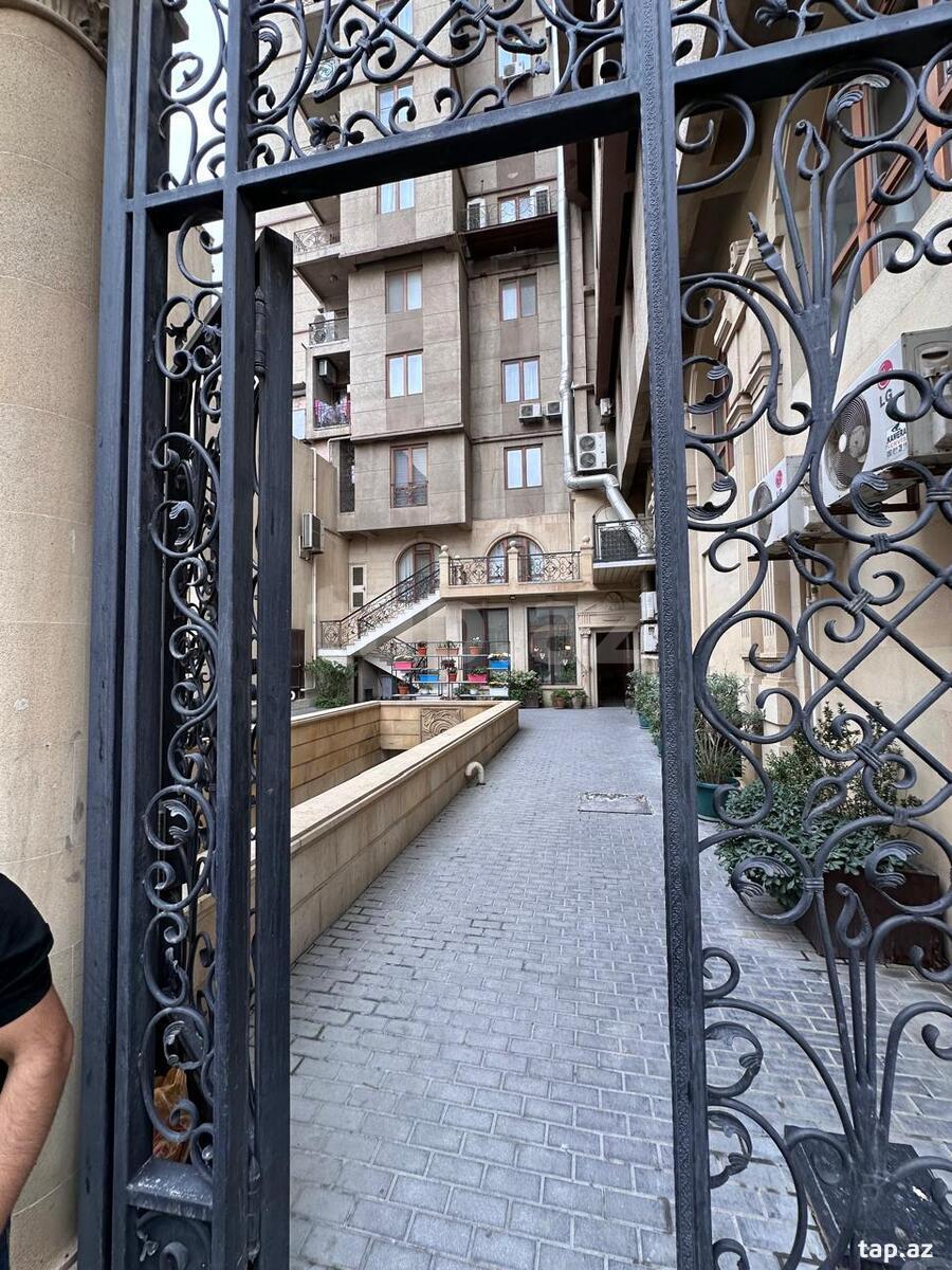 4-otaqlı yeni tikili, Nizami küç., 185 m²
