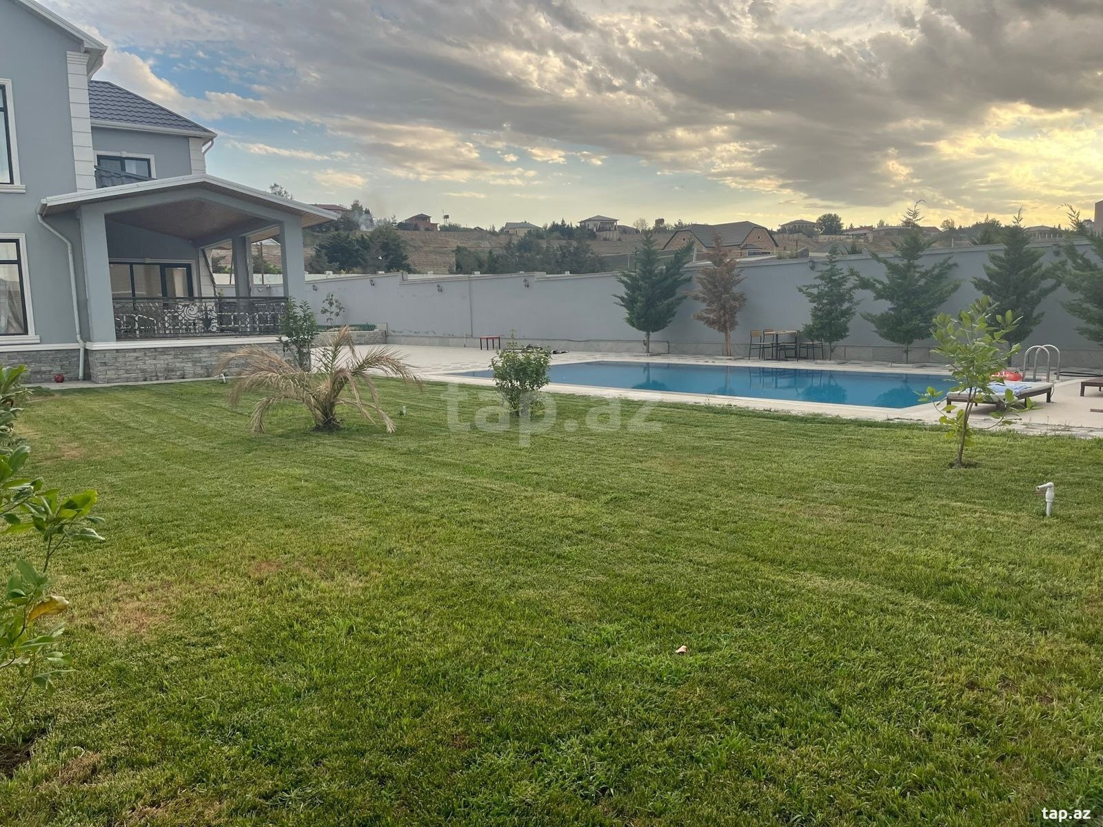 6 otaqlı bağ evi satılır, Bakı