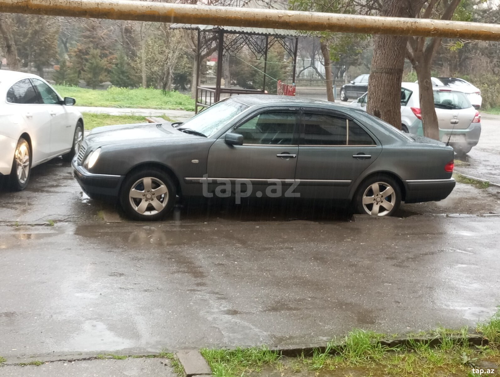 Mercedes E 280, 1996 il (2)
