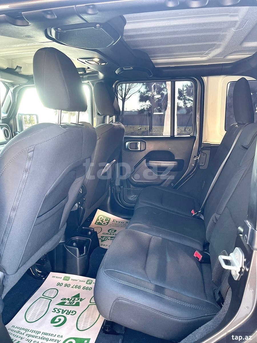 Jeep Wrangler, 2020 il (8)