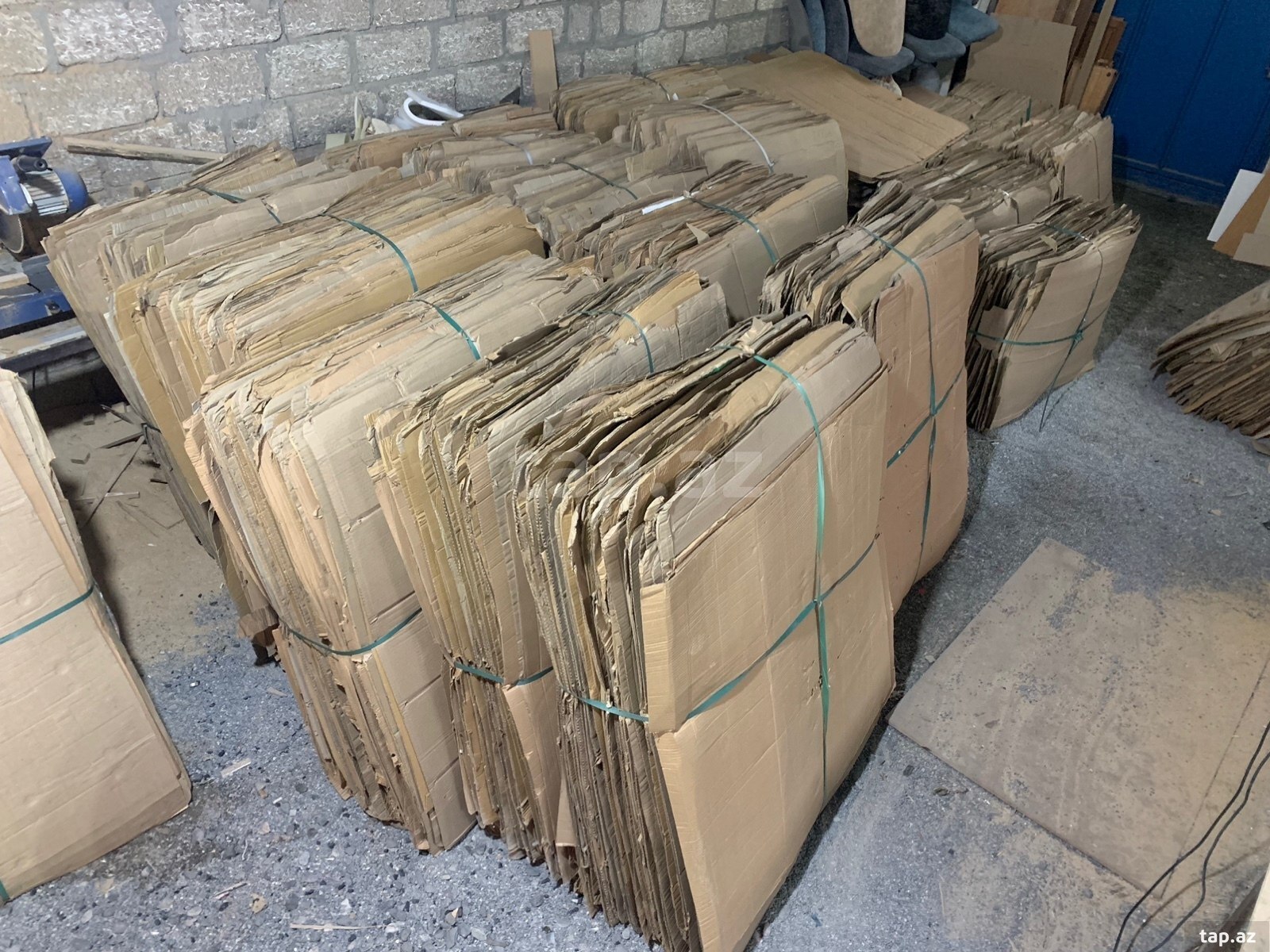 Düz kartonlar və qutular (2)