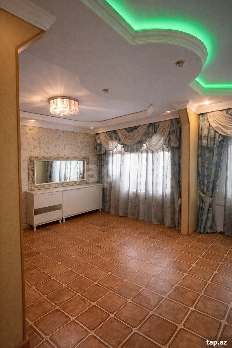 3-otaqlı mənzil, C. Naxçıvanski küç., 100 m² (2)