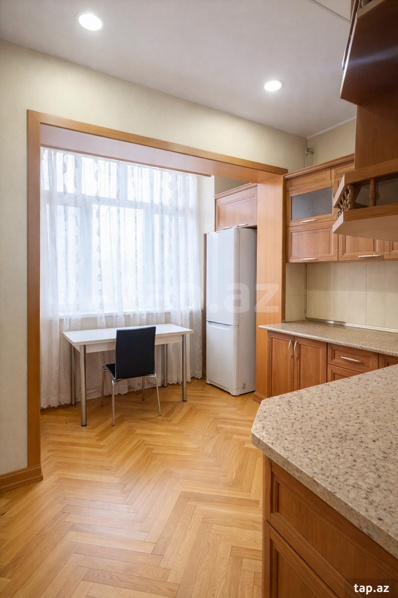 3-otaqlı mənzil, C. Naxçıvanski küç., 100 m² (7)