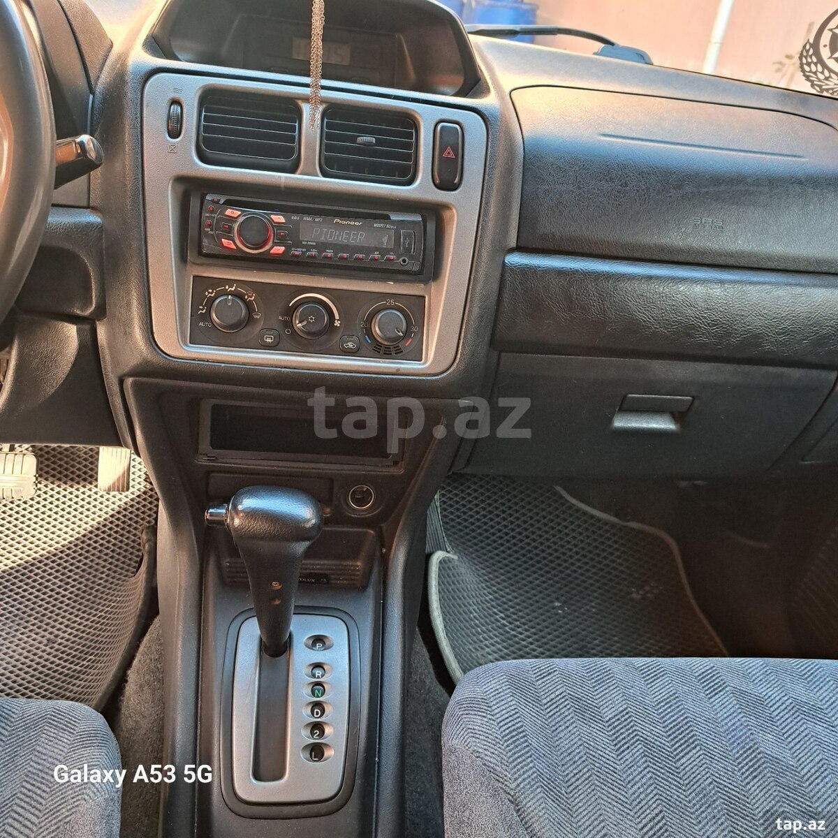 Mitsubishi Pajero io, 2001 il (2)