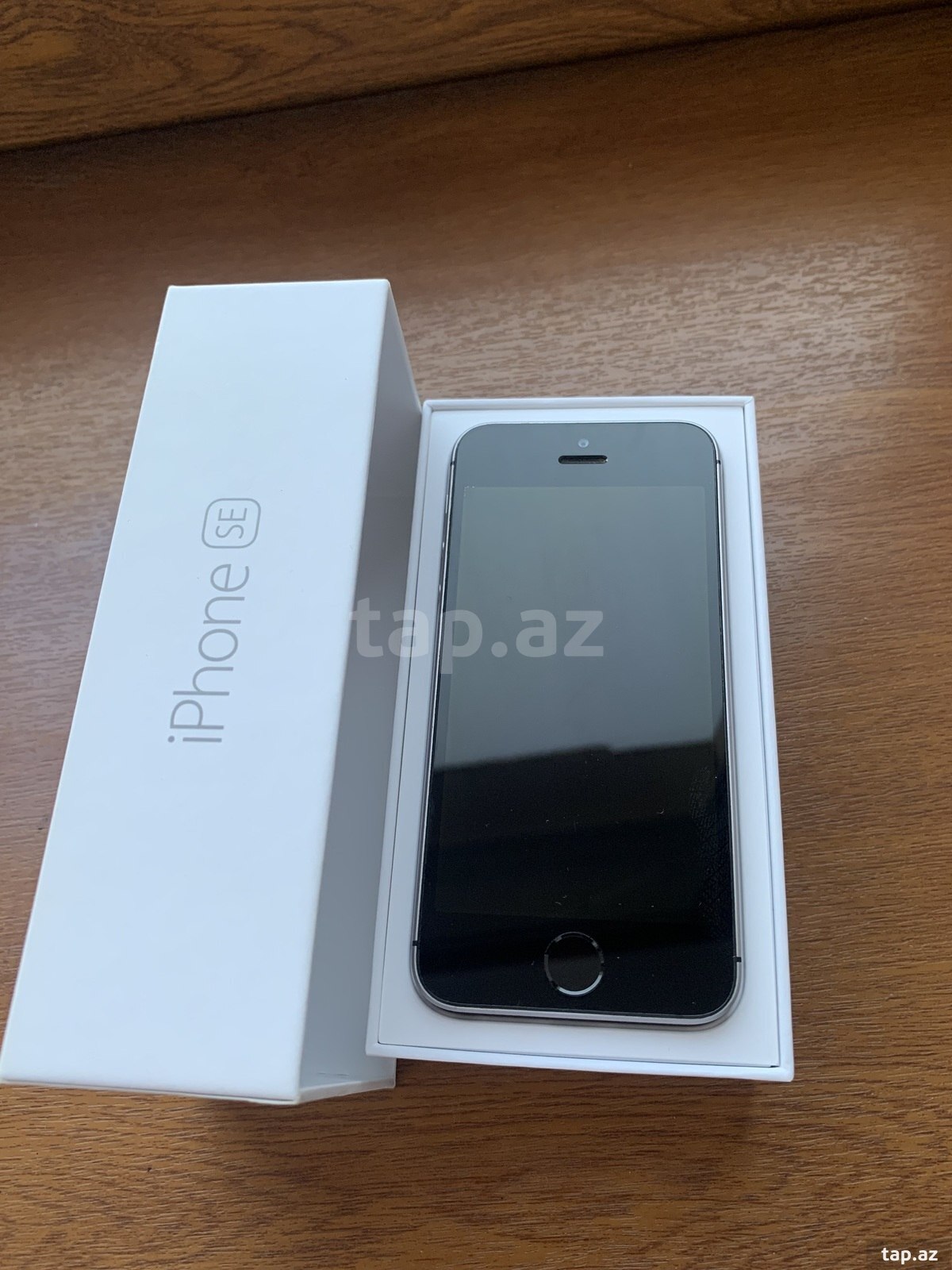 Apple iPhone SE Space Gray 64GB (4)